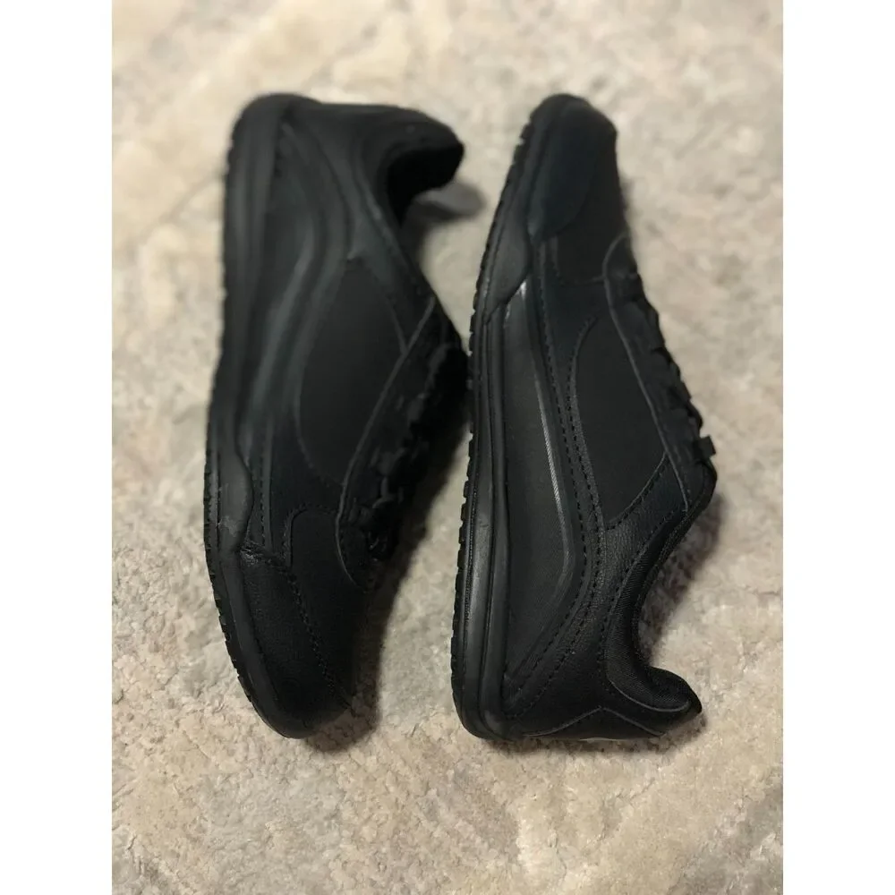 TredSafe Slip and Oil Resistant Woman's Shoes 6.5